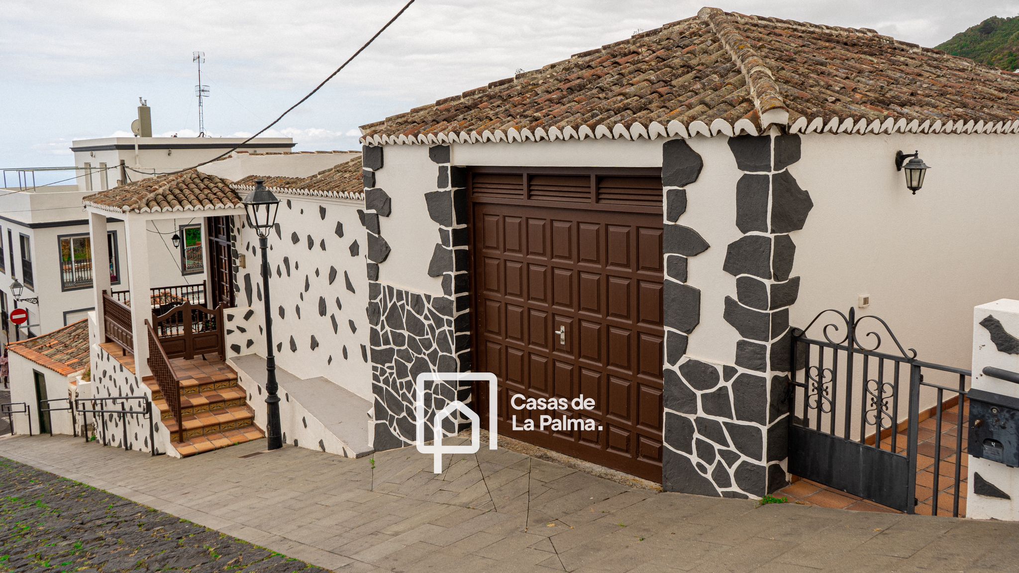 Vivienda de 179m2 + terreno de 973m2