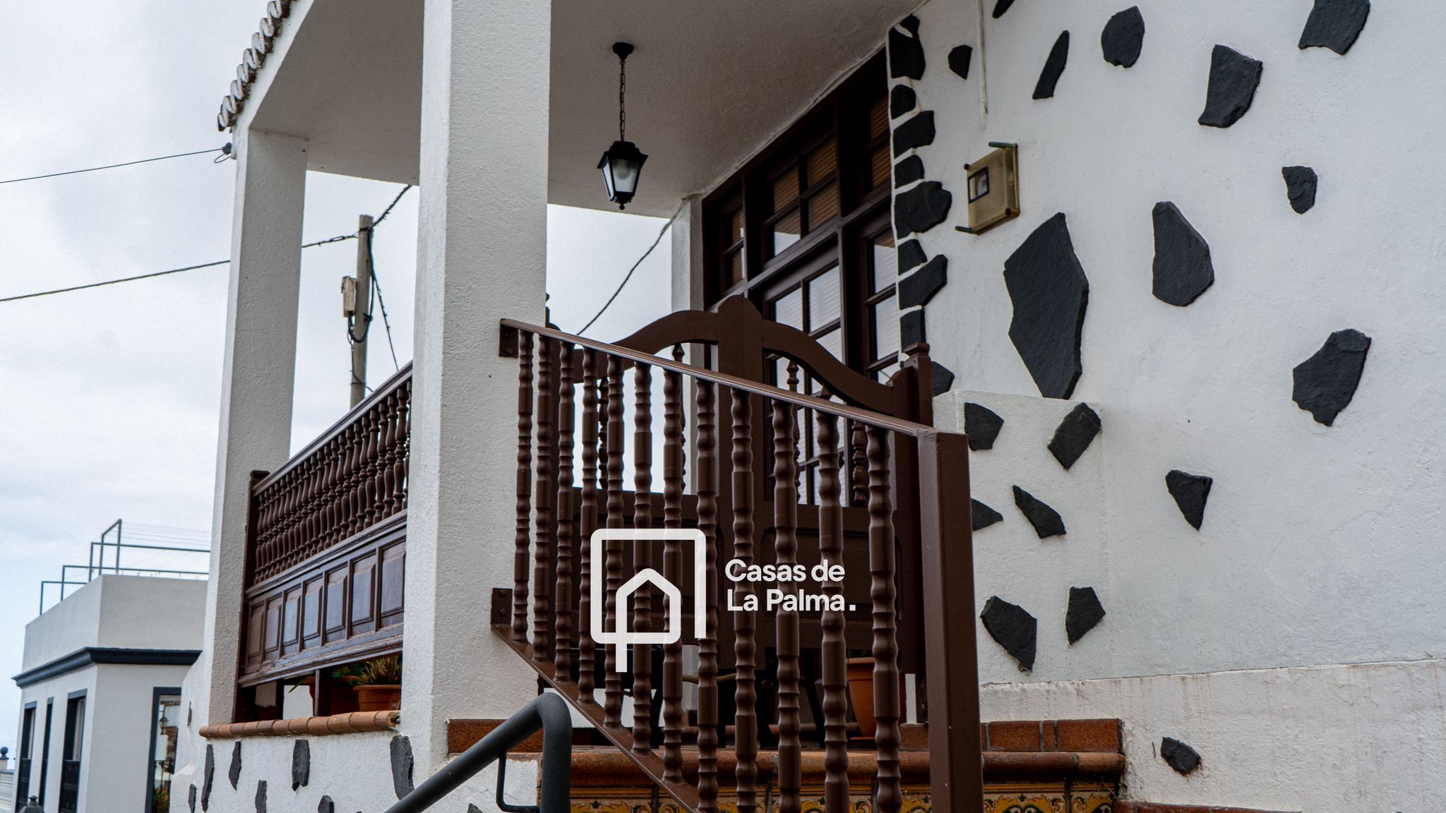 Vivienda de 179m2 + terreno de 973m2 - Imagen 2